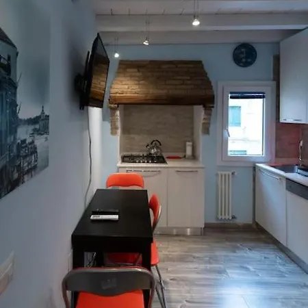 La Casa Gialla